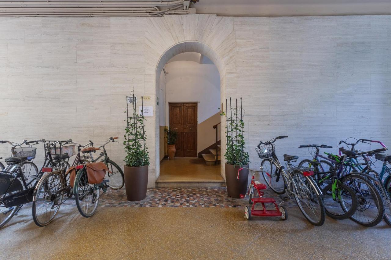 Accademia Delle Belle Arti University Apartment Болонья Экстерьер фото